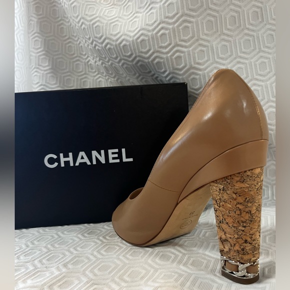 Chanel Beige Leather Peep Toe Platform Cork Chain Heel Pumps Heels - Picture 1 of 2